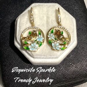 - Beautiful 10k Gold Vermeil Hand Painted Bird Drop Latch back Cz Diamond …